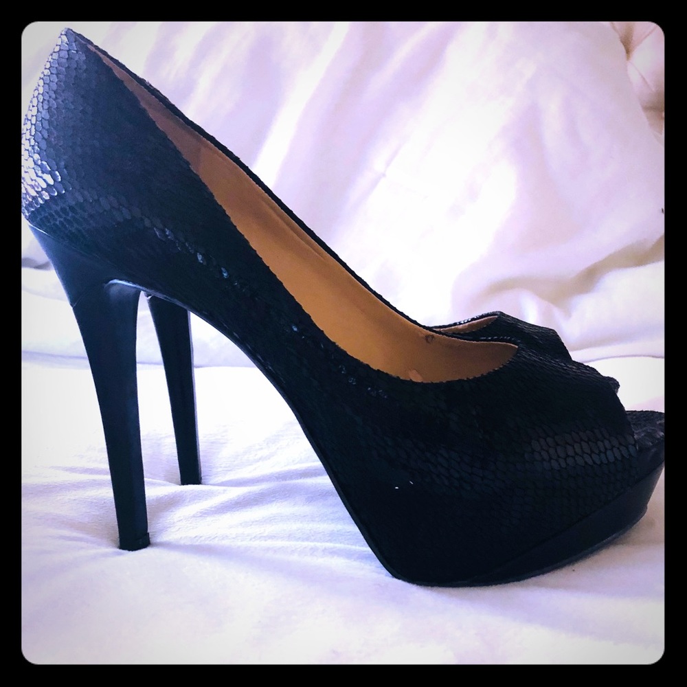 Gianni Bini Platform Heel